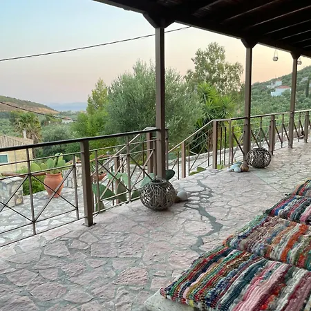 Finikounta Sunset Family Maisonette *