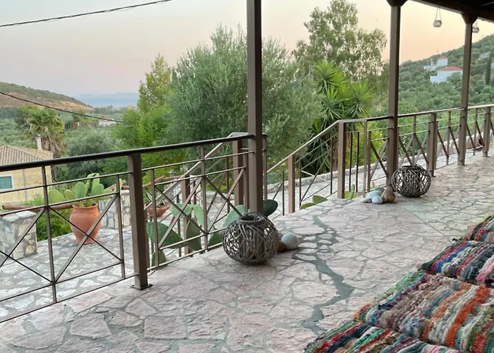 Finikounta Sunset Family Maisonette *